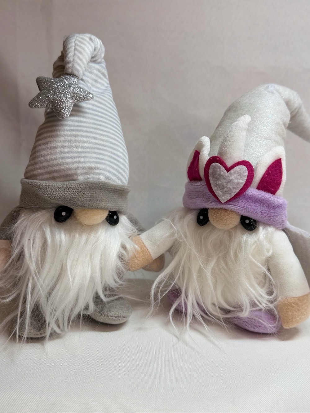 Hug Feel the love Plush Gnome Pair with White Beards - Grey & Lavender